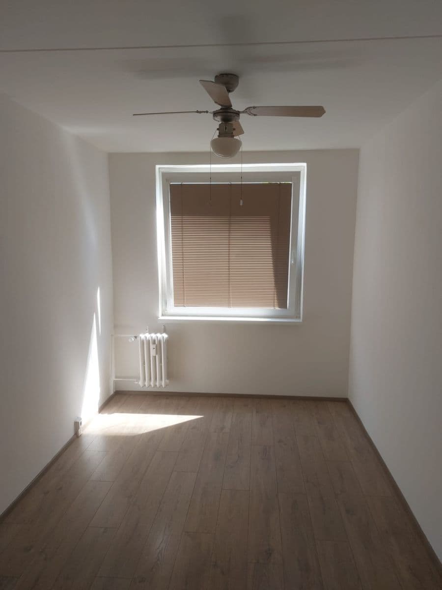 Pronájem bytu 2+kk 40 m², Leopoldova, Praha, Praha Pronájem bytu 2+kk 40 m², Leopoldova, Praha, Praha