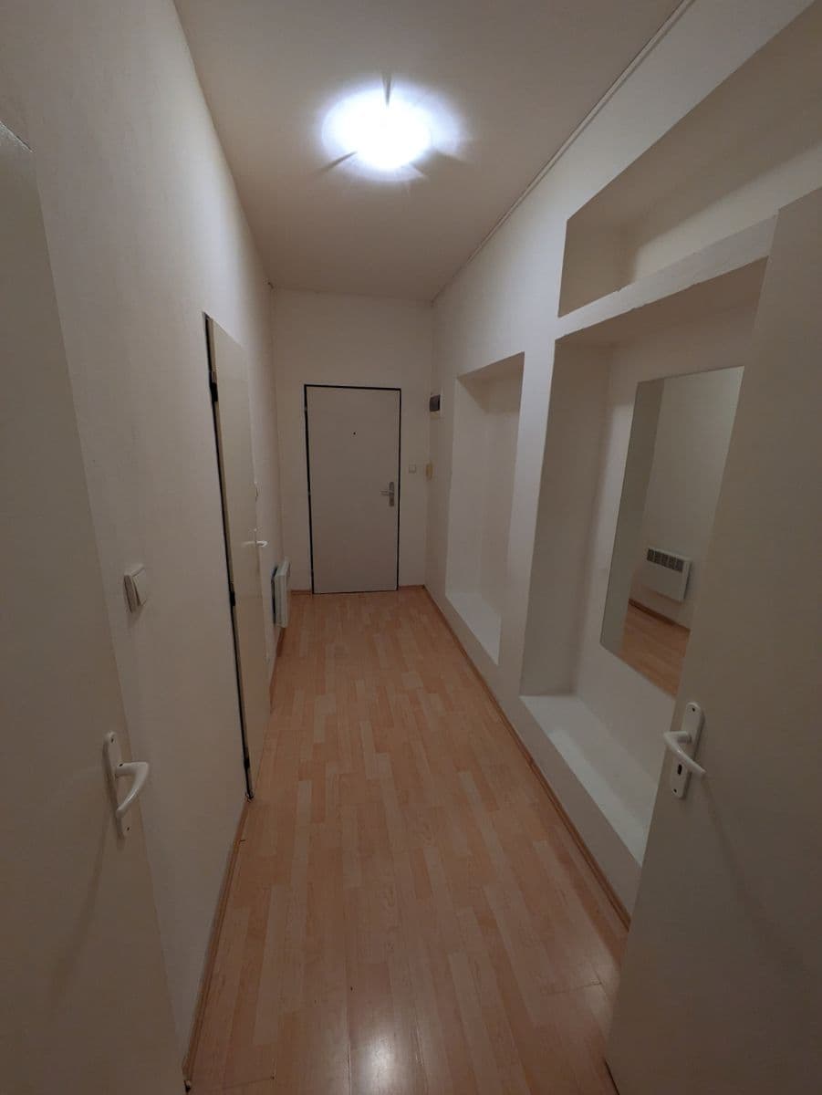 Pronájem bytu 1+1 52 m², Lounská, Teplice, Ústecký kraj Pronájem bytu 1+1 52 m², Lounská, Teplice, Ústecký kraj