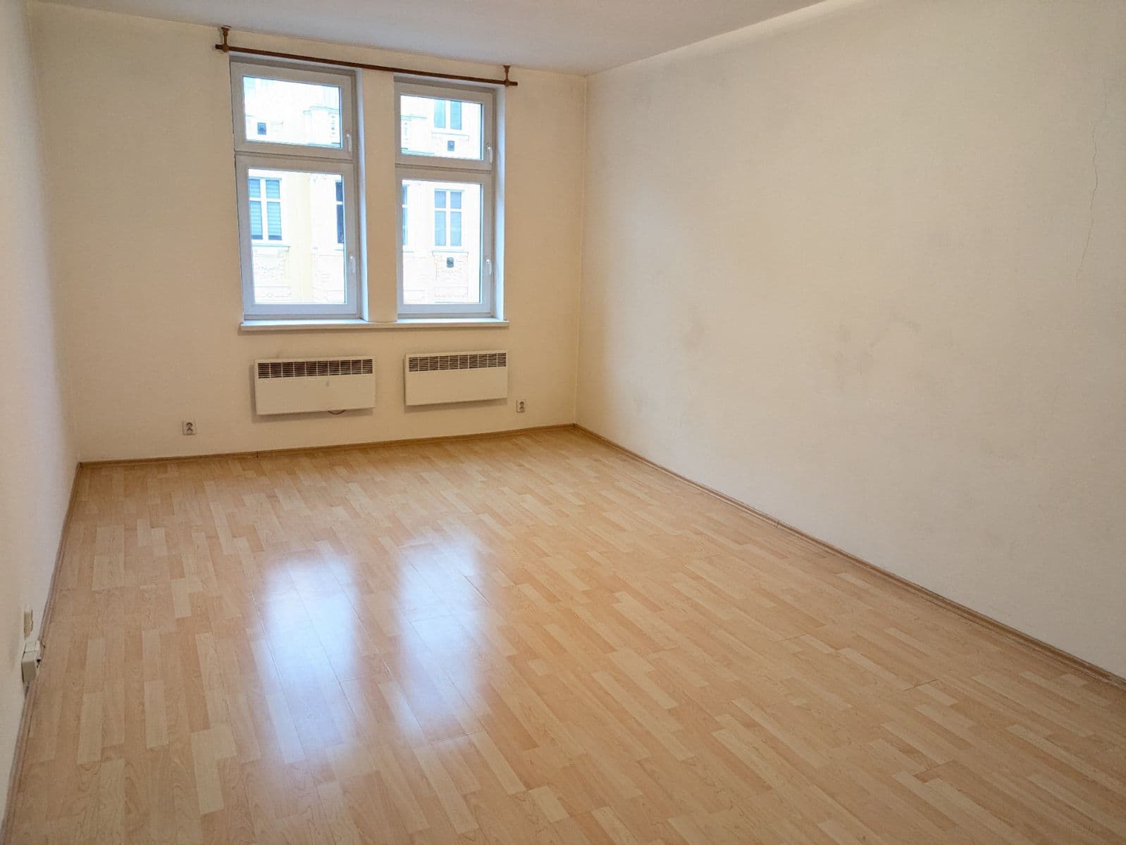 Pronájem bytu 1+1 52 m², Lounská, Teplice, Ústecký kraj Pronájem bytu 1+1 52 m², Lounská, Teplice, Ústecký kraj