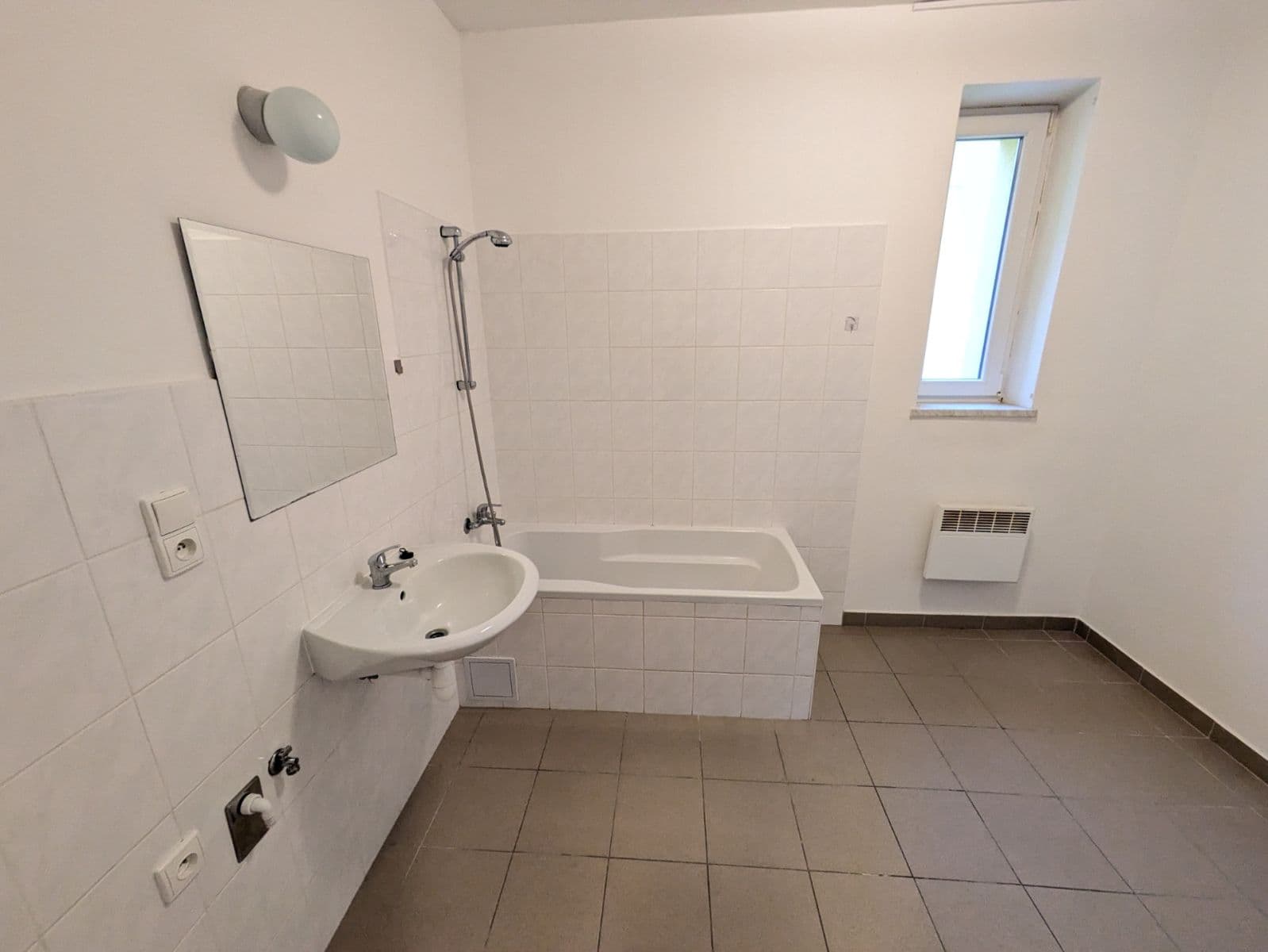Pronájem bytu 1+1 52 m², Lounská, Teplice, Ústecký kraj Pronájem bytu 1+1 52 m², Lounská, Teplice, Ústecký kraj