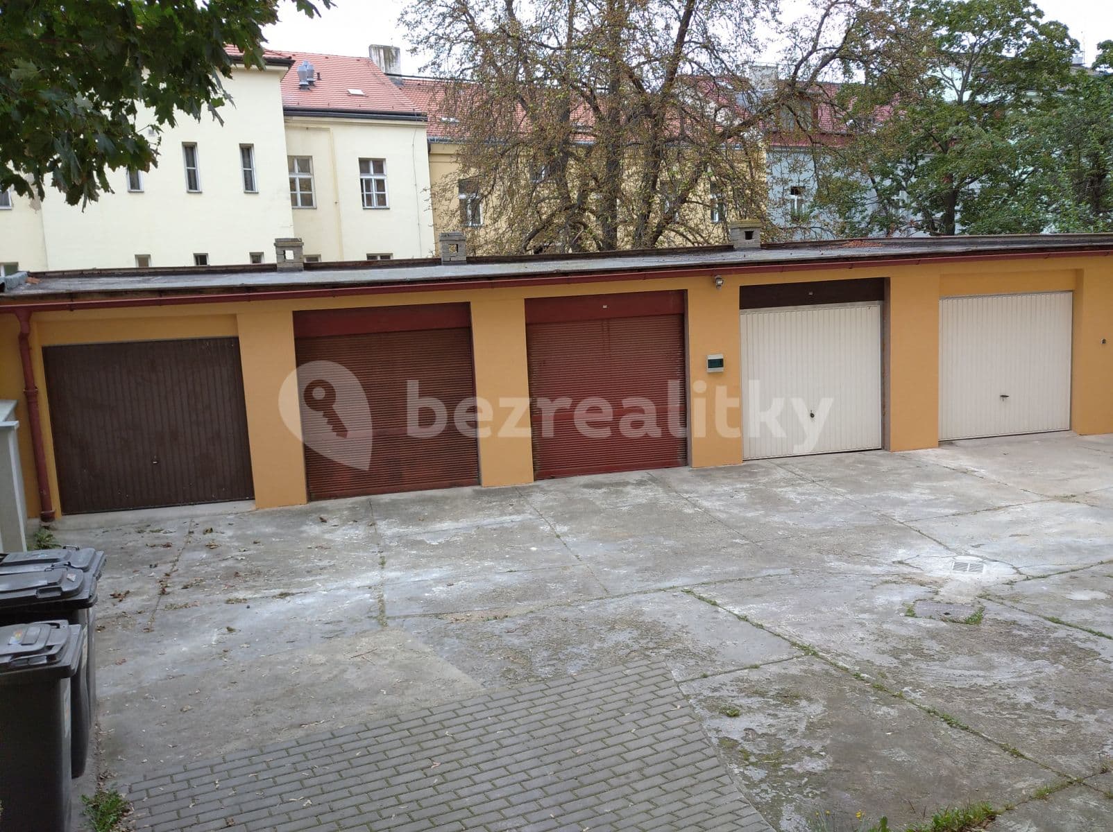 Pronájem garáže 16 m², Pod vilami, Praha, Praha Pronájem garáže 16 m², Pod vilami, Praha, Praha