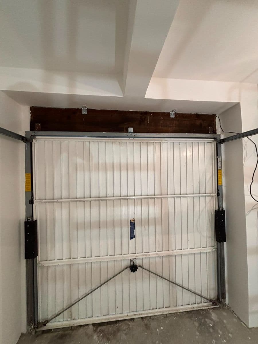 Pronájem garáže 16 m², Pod vilami, Praha, Praha Pronájem garáže 16 m², Pod vilami, Praha, Praha