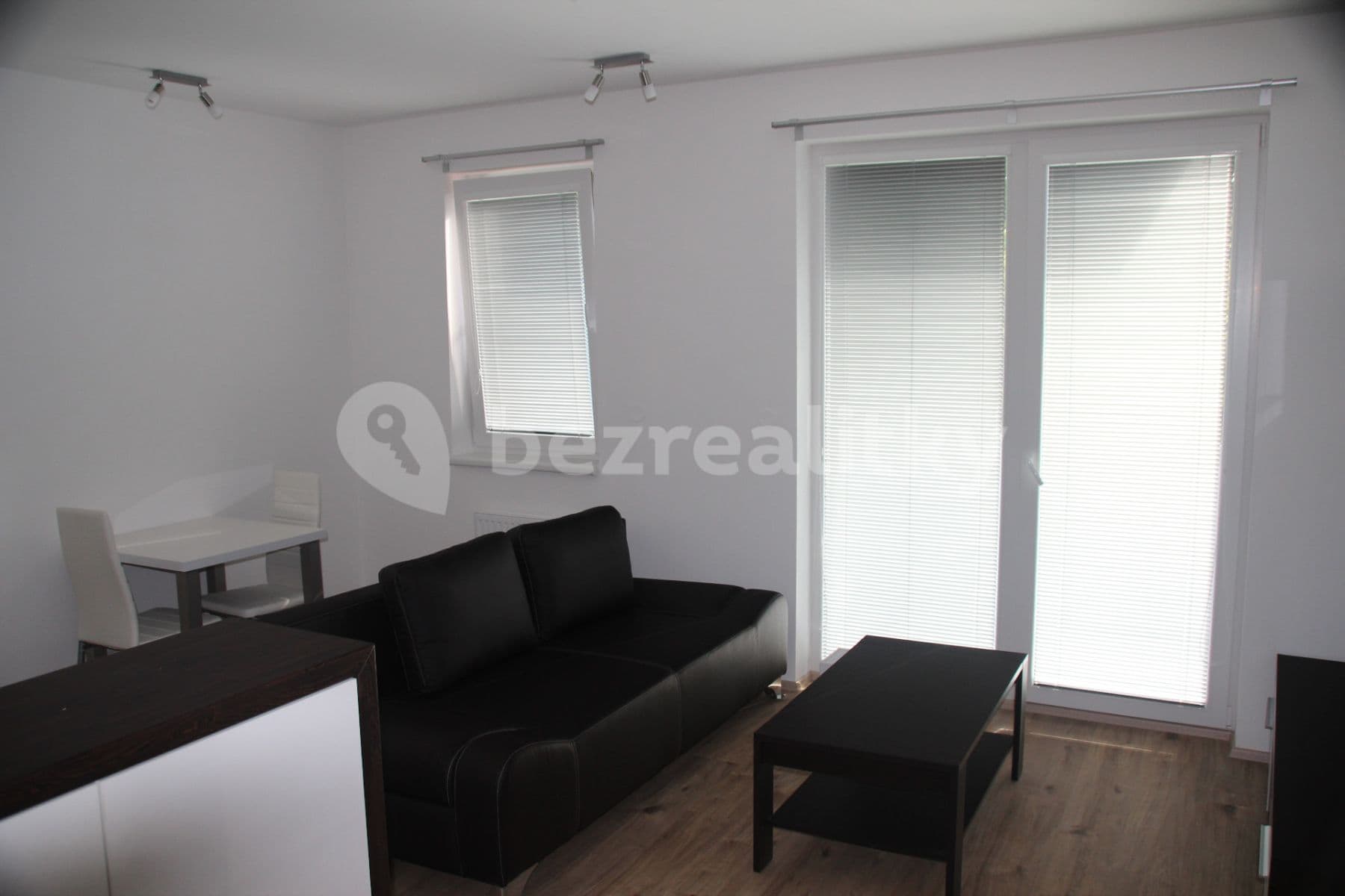 Pronájem bytu 2+kk 47 m², Mojmírovo náměstí, Brno, Jihomoravský kraj Pronájem bytu 2+kk 47 m², Mojmírovo náměstí, Brno, Jihomoravský kraj