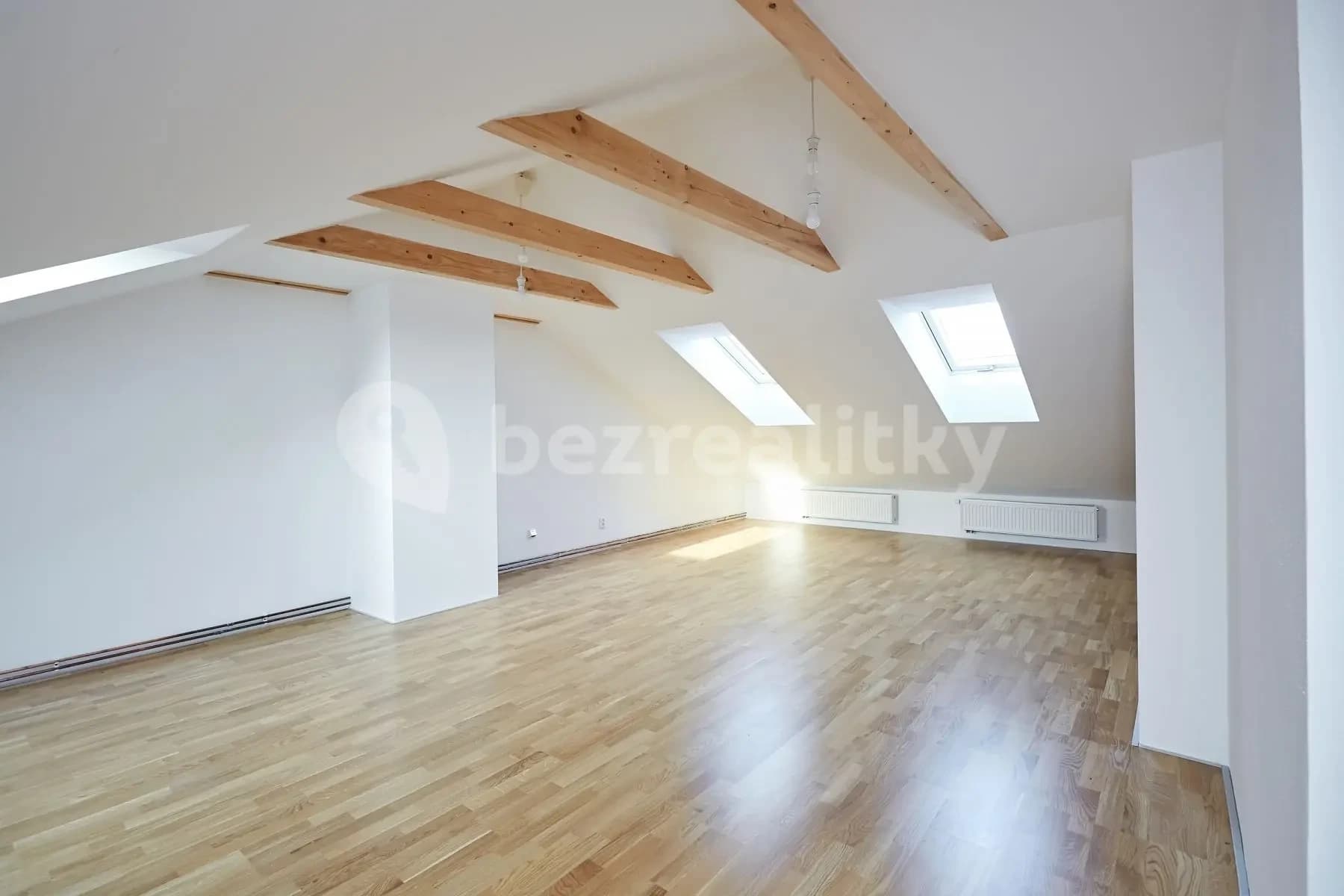 Pronájem domu 205 m², pozemek 175 m², Jamborova, Praha, Praha Pronájem domu 205 m², pozemek 175 m², Jamborova, Praha, Praha