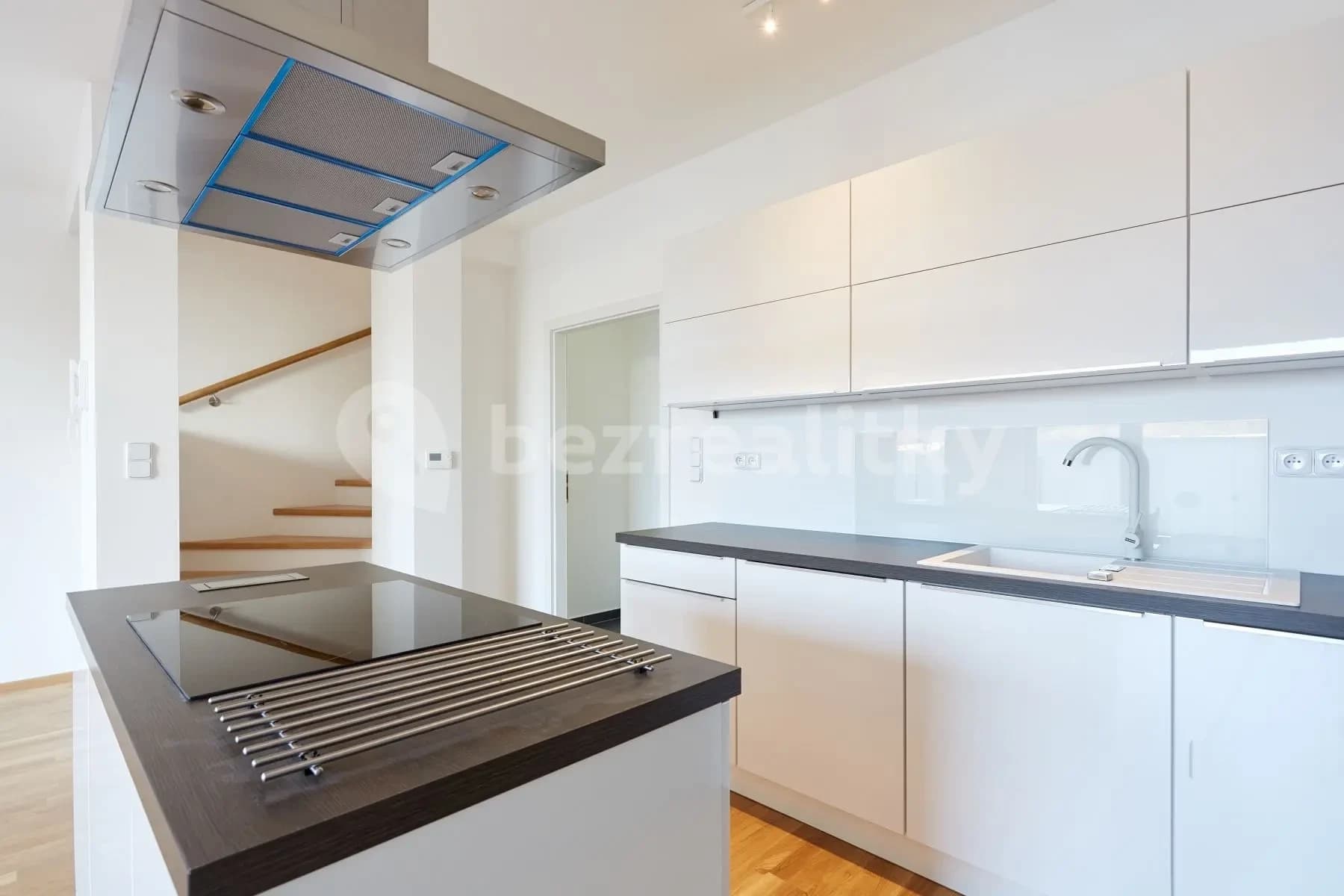 Pronájem domu 205 m², pozemek 175 m², Jamborova, Praha, Praha Pronájem domu 205 m², pozemek 175 m², Jamborova, Praha, Praha