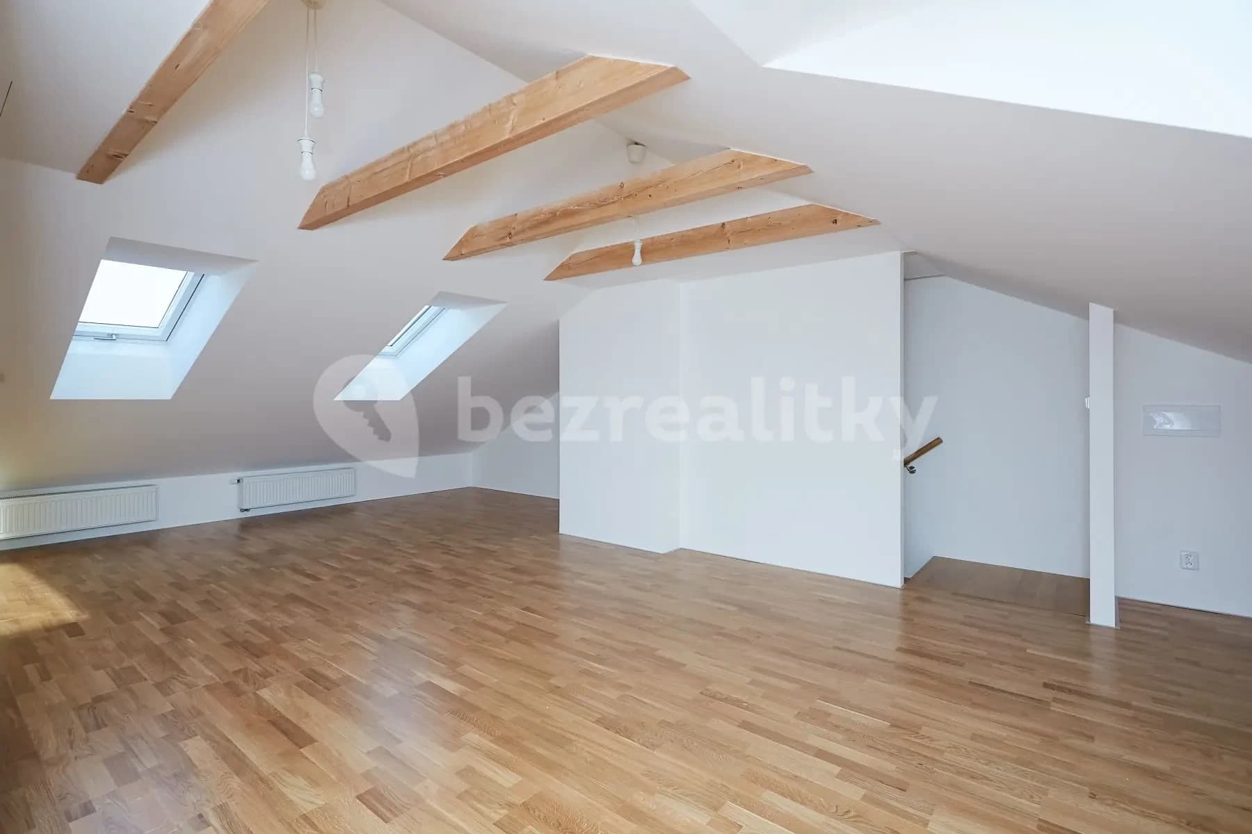Pronájem domu 205 m², pozemek 175 m², Jamborova, Praha, Praha Pronájem domu 205 m², pozemek 175 m², Jamborova, Praha, Praha