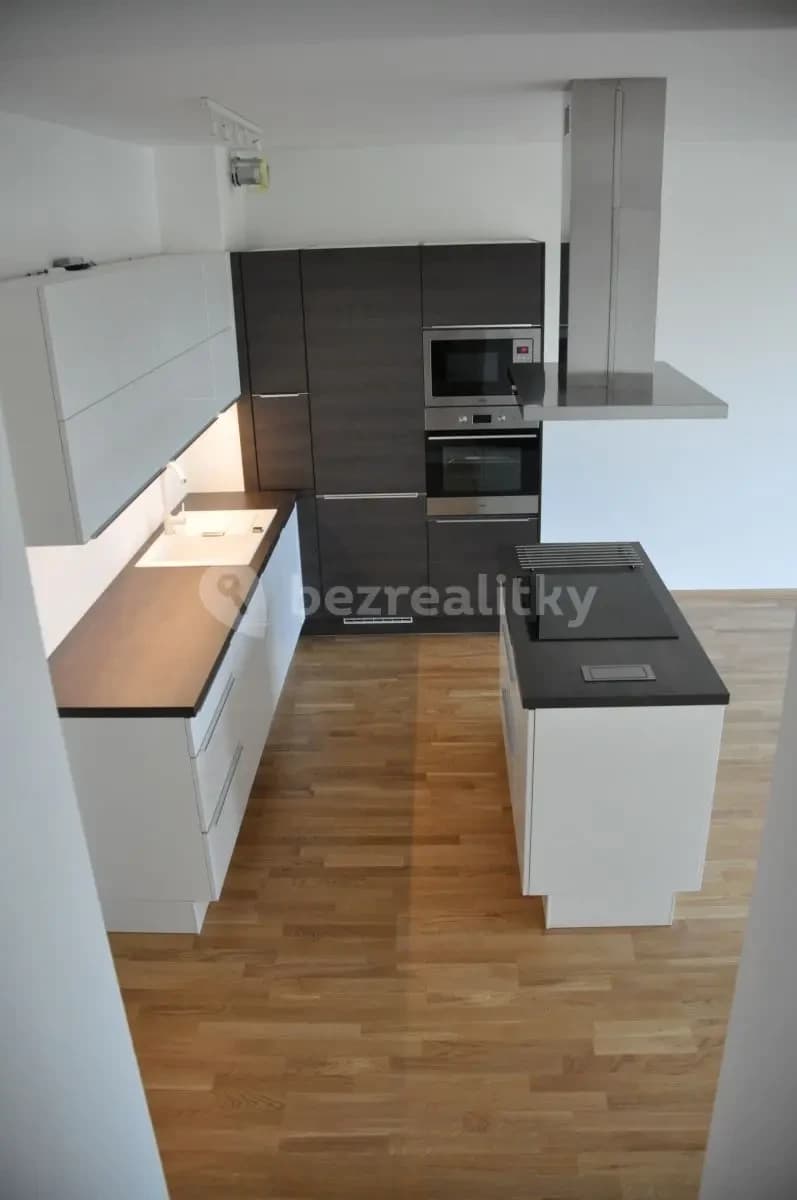 Pronájem domu 205 m², pozemek 175 m², Jamborova, Praha, Praha Pronájem domu 205 m², pozemek 175 m², Jamborova, Praha, Praha