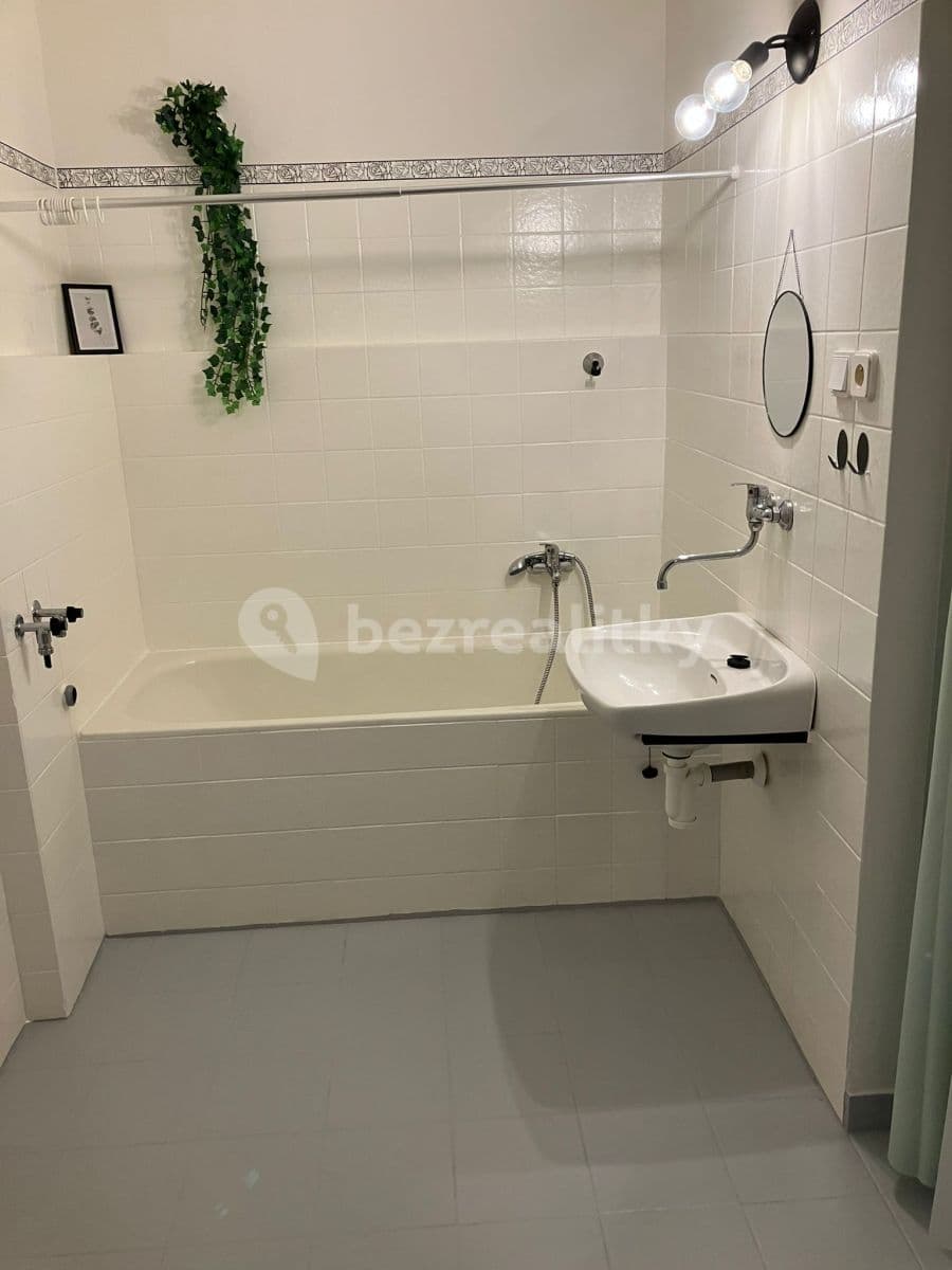 Pronájem bytu 2+1 67 m², Kremličkova, Praha, Praha Pronájem bytu 2+1 67 m², Kremličkova, Praha, Praha