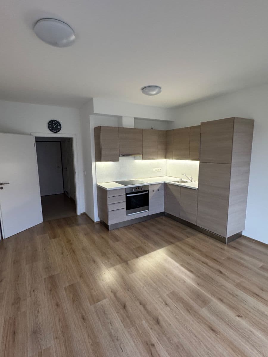 Pronájem bytu 1+kk 35 m², Pavla Beneše, Praha, Praha Pronájem bytu 1+kk 35 m², Pavla Beneše, Praha, Praha