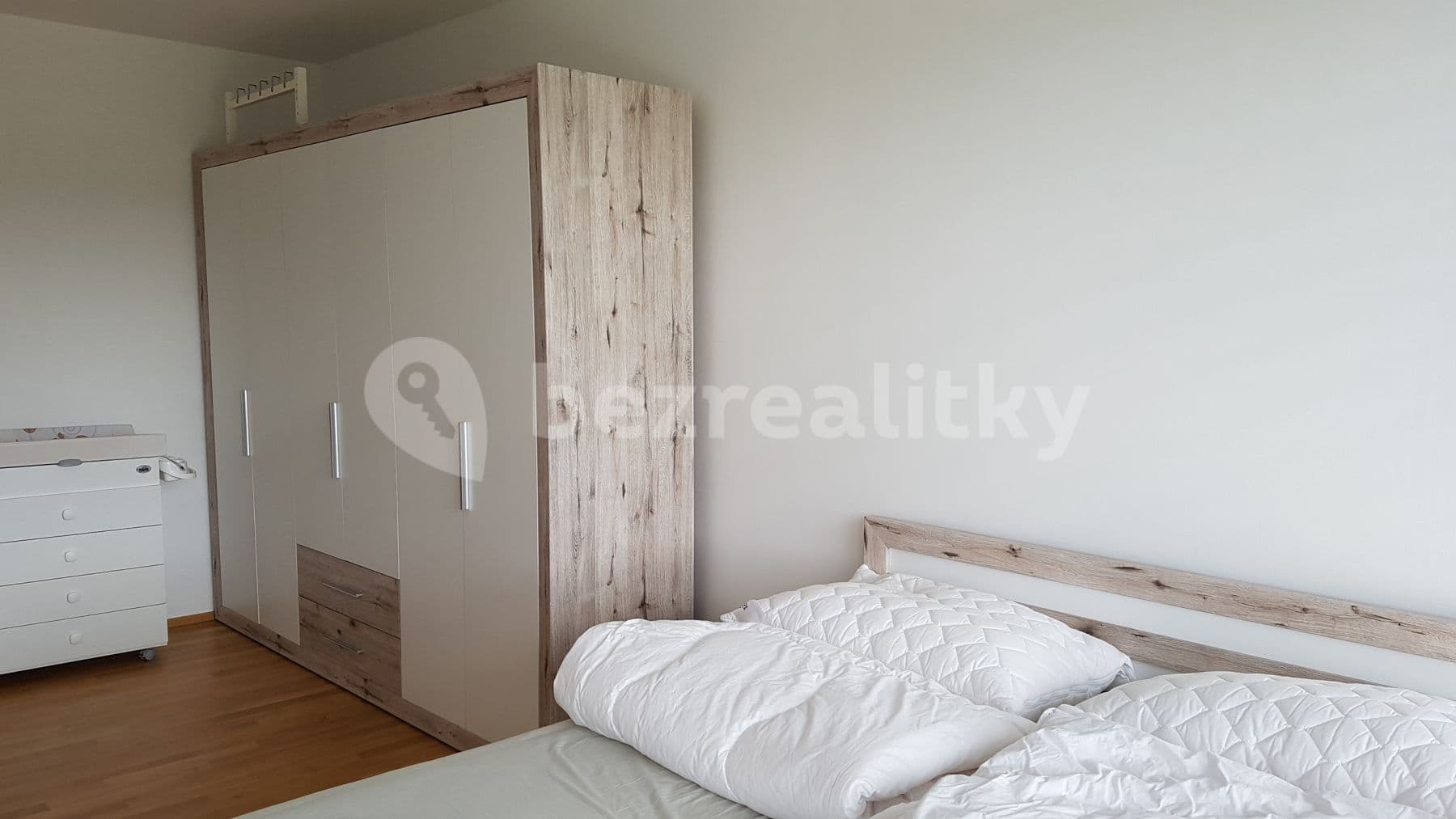 Pronájem bytu 2+kk 61 m², Mokropeská, Černošice, Středočeský kraj Pronájem bytu 2+kk 61 m², Mokropeská, Černošice, Středočeský kraj