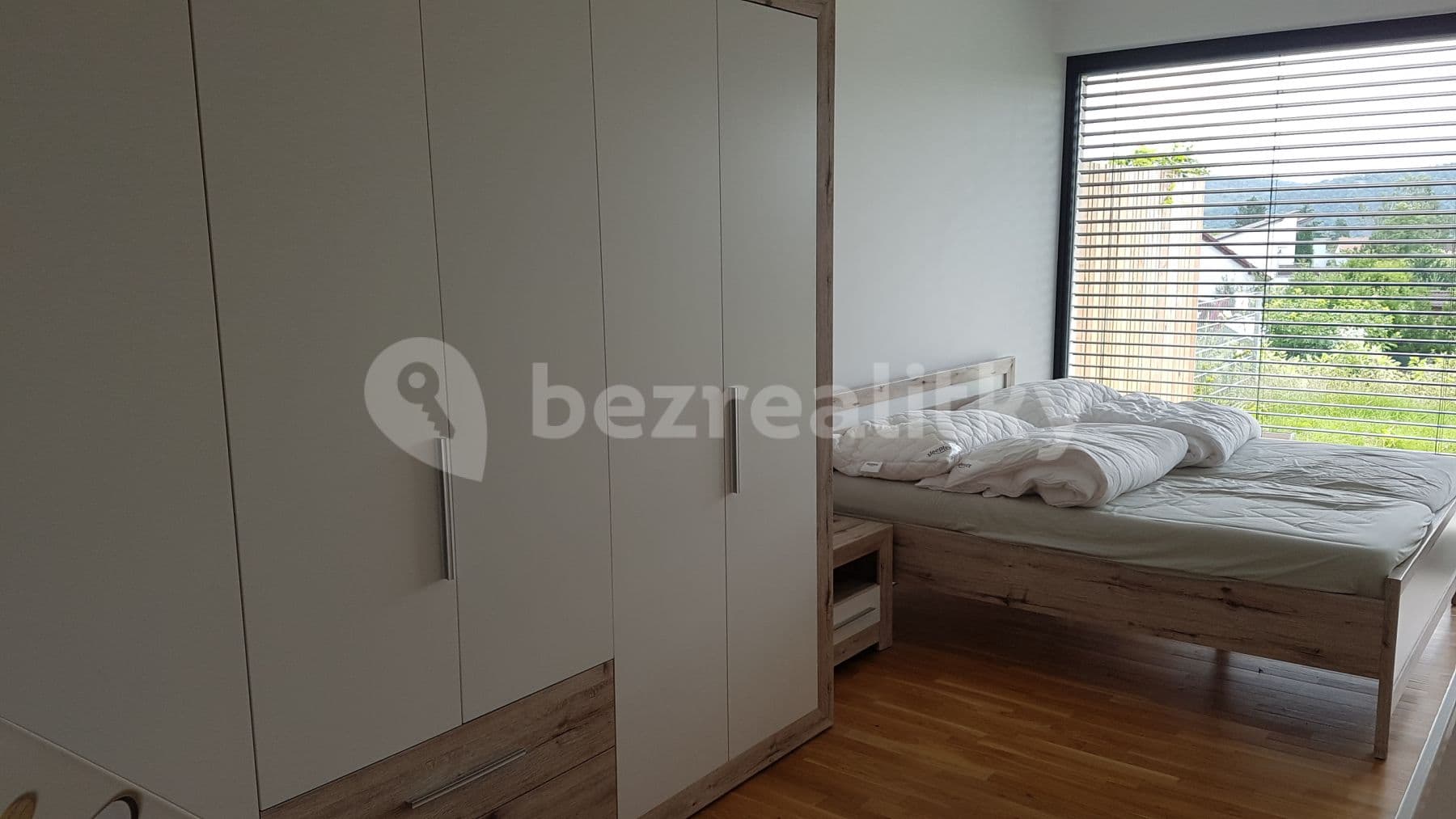 Pronájem bytu 2+kk 61 m², Mokropeská, Černošice, Středočeský kraj Pronájem bytu 2+kk 61 m², Mokropeská, Černošice, Středočeský kraj