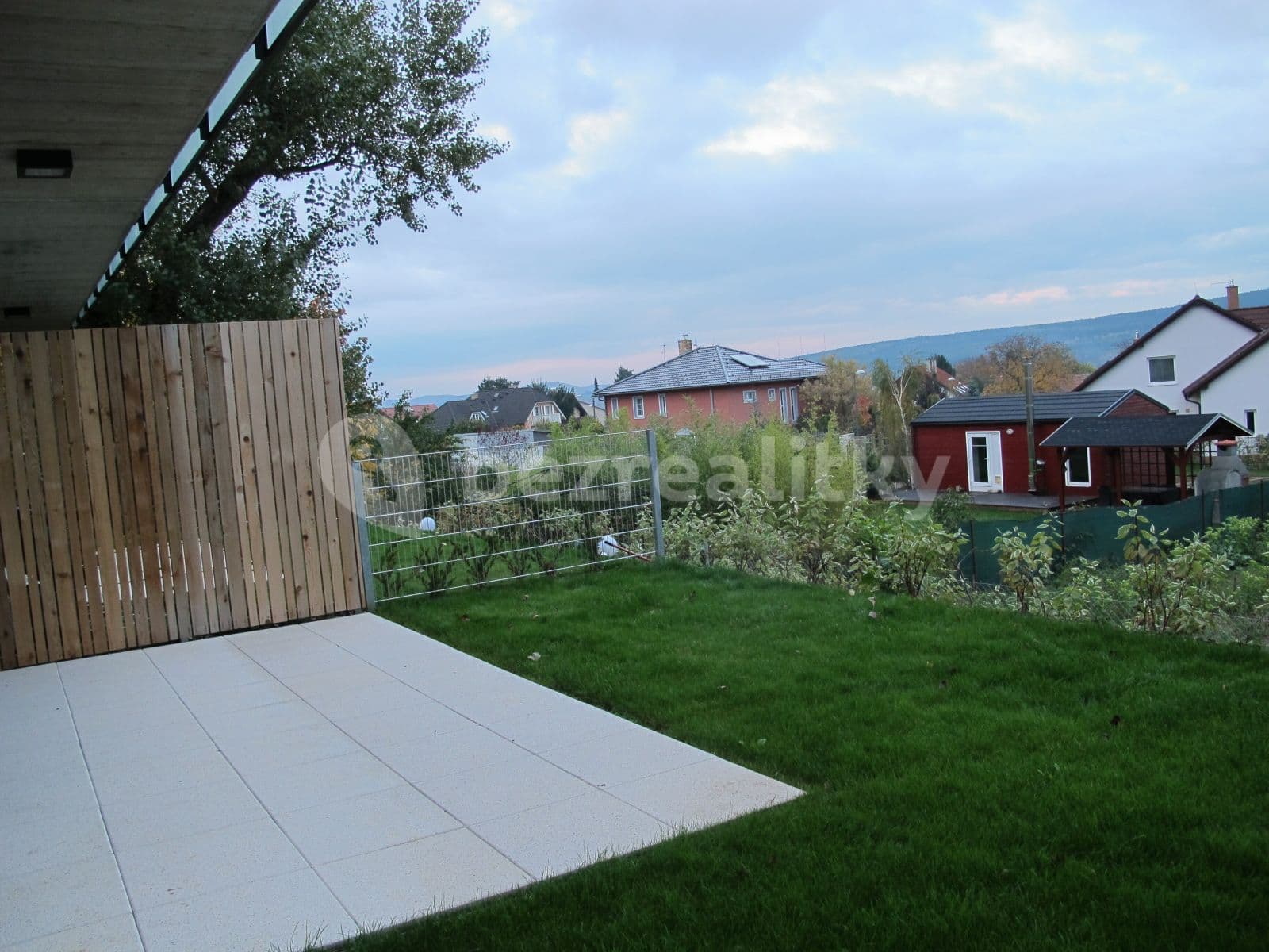 Pronájem bytu 2+kk 61 m², Mokropeská, Černošice, Středočeský kraj Pronájem bytu 2+kk 61 m², Mokropeská, Černošice, Středočeský kraj