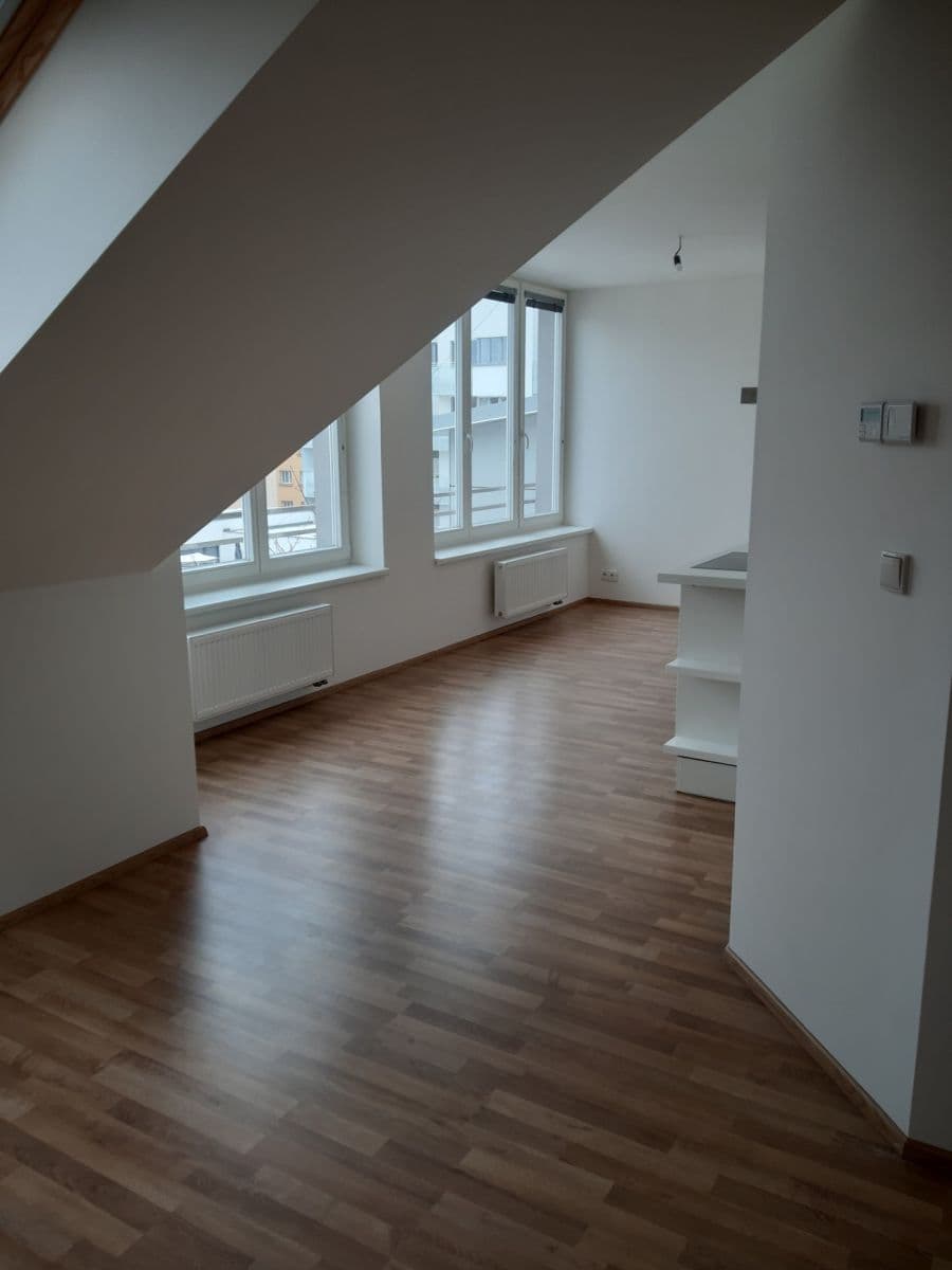 Pronájem bytu 1+kk 37 m², Drahobejlova, Praha, Praha Pronájem bytu 1+kk 37 m², Drahobejlova, Praha, Praha