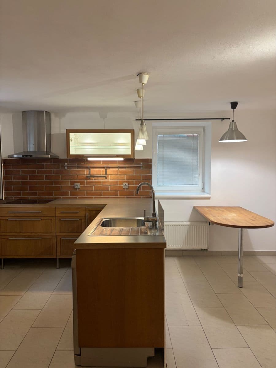 Pronájem bytu 2+1 50 m², Tomická, Praha, Praha Pronájem bytu 2+1 50 m², Tomická, Praha, Praha