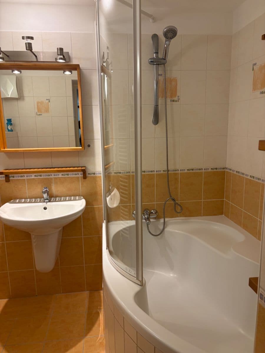 Pronájem bytu 2+1 50 m², Tomická, Praha, Praha Pronájem bytu 2+1 50 m², Tomická, Praha, Praha