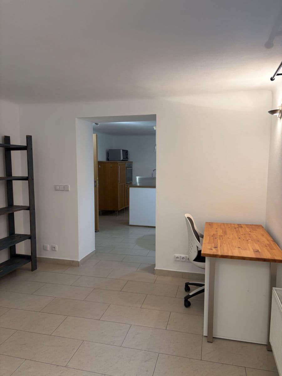 Pronájem bytu 2+1 50 m², Tomická, Praha, Praha Pronájem bytu 2+1 50 m², Tomická, Praha, Praha