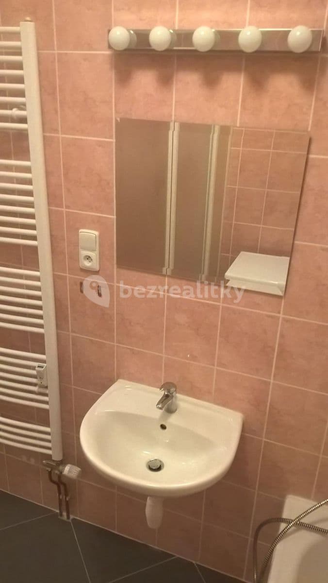 Pronájem bytu 2+kk 55 m², Kouřimská, Praha, Praha Pronájem bytu 2+kk 55 m², Kouřimská, Praha, Praha