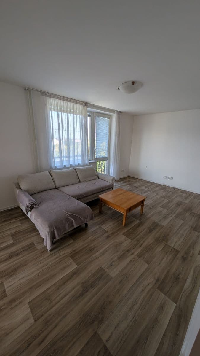 Pronájem bytu 3+1 74 m², Olgy Scheinpflugové, Slaný, Středočeský kraj Pronájem bytu 3+1 74 m², Olgy Scheinpflugové, Slaný, Středočeský kraj