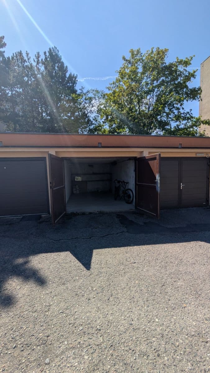 Pronájem bytu 3+1 74 m², Olgy Scheinpflugové, Slaný, Středočeský kraj Pronájem bytu 3+1 74 m², Olgy Scheinpflugové, Slaný, Středočeský kraj
