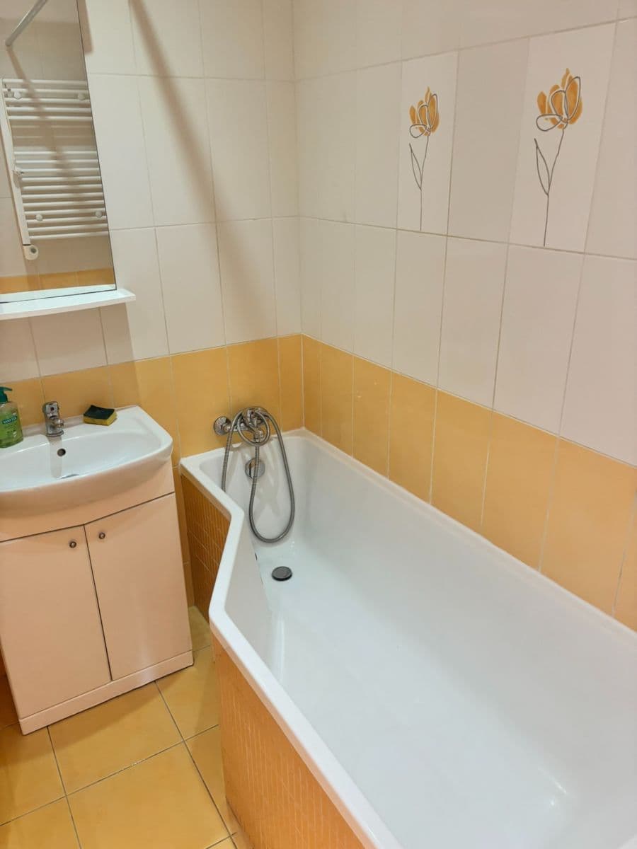 Pronájem bytu 1+1 32 m², Brodského, Praha, Praha Pronájem bytu 1+1 32 m², Brodského, Praha, Praha