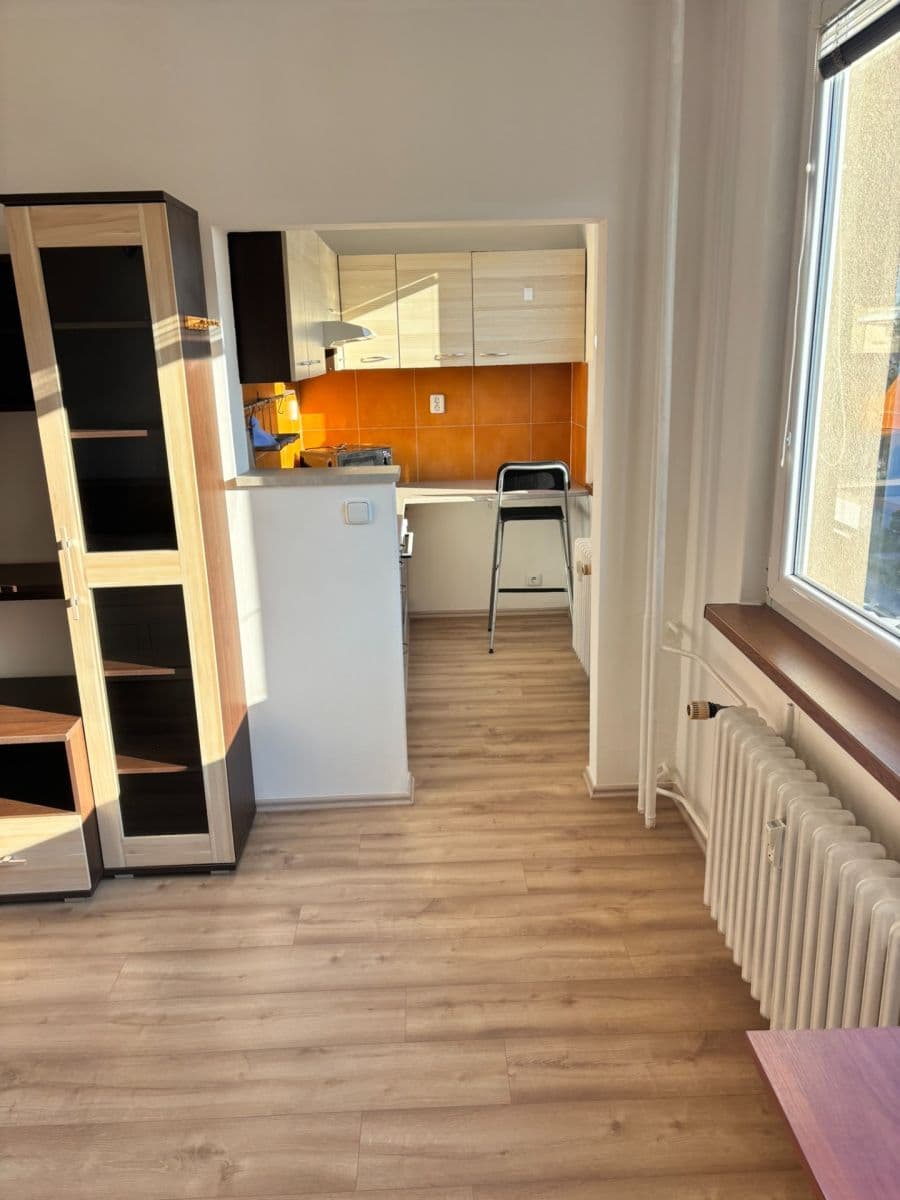 Pronájem bytu 1+1 32 m², Brodského, Praha, Praha Pronájem bytu 1+1 32 m², Brodského, Praha, Praha