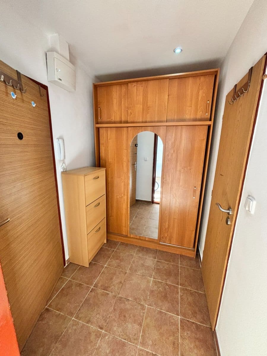 Pronájem bytu 1+1 32 m², Brodského, Praha, Praha Pronájem bytu 1+1 32 m², Brodského, Praha, Praha