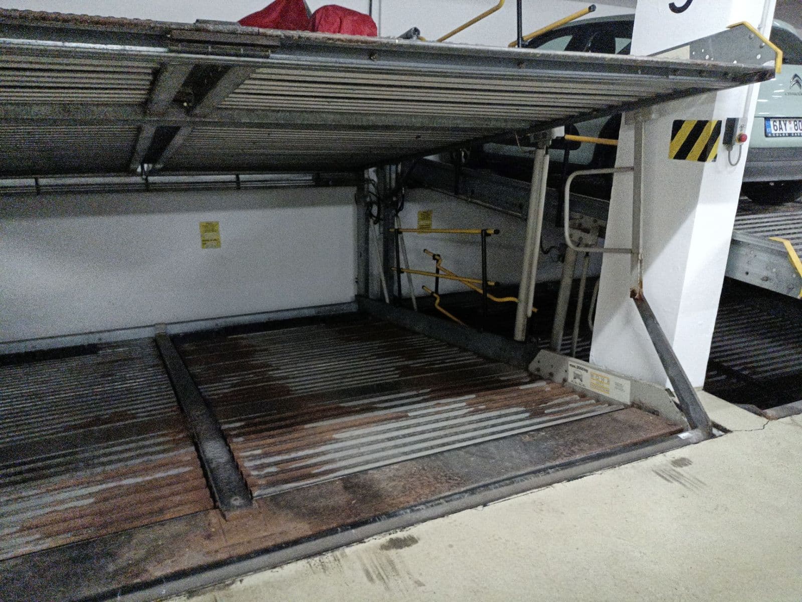 Pronájem garáže 10 m², Chelčického, Praha, Praha Pronájem garáže 10 m², Chelčického, Praha, Praha