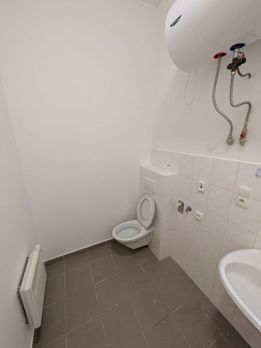 Pronájem bytu 1+kk 28 m², Lounská, Teplice, Ústecký kraj Pronájem bytu 1+kk 28 m², Lounská, Teplice, Ústecký kraj