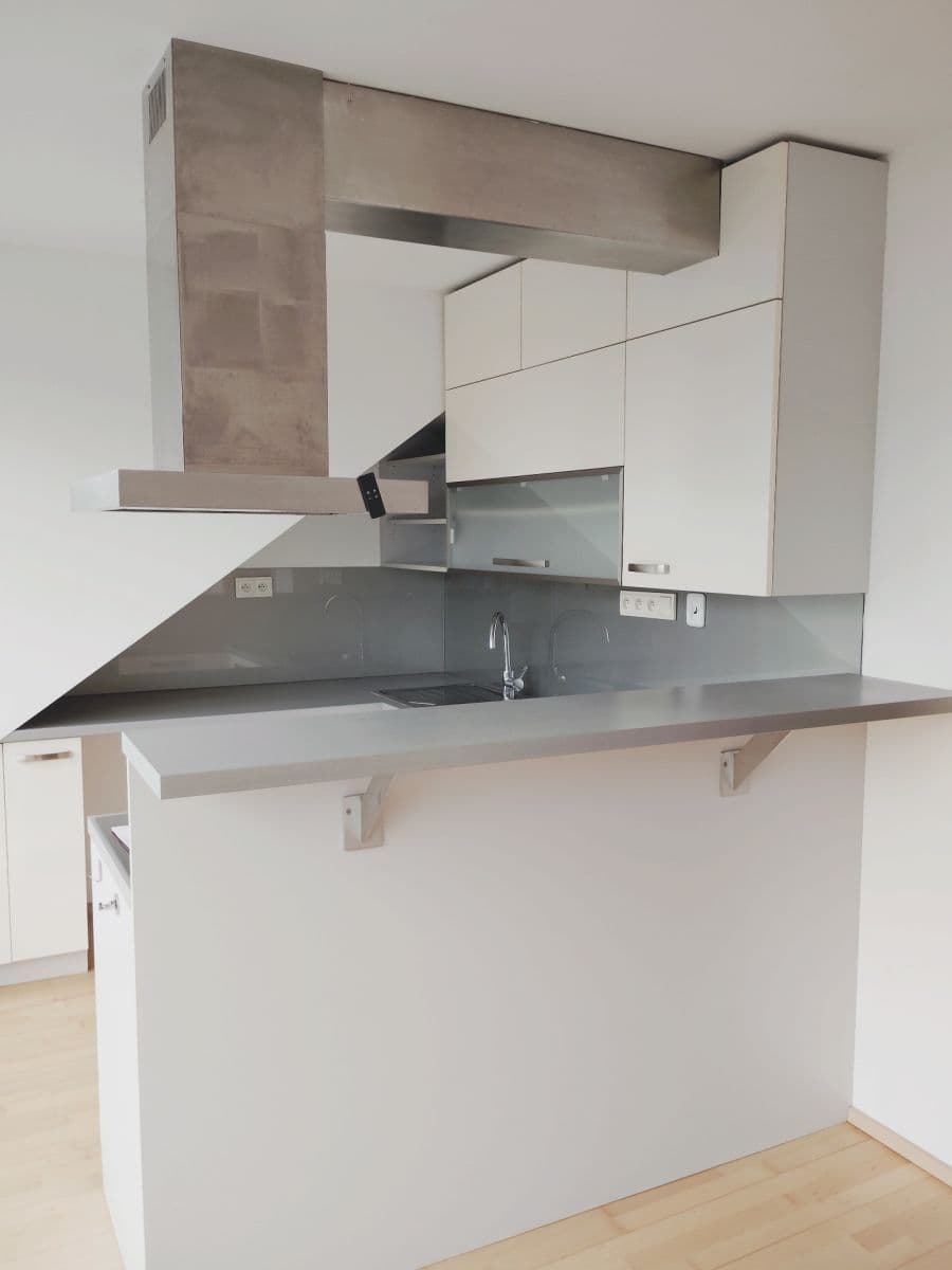 Pronájem bytu 1+1 44 m², Hutařova, Brno, Jihomoravský kraj Pronájem bytu 1+1 44 m², Hutařova, Brno, Jihomoravský kraj
