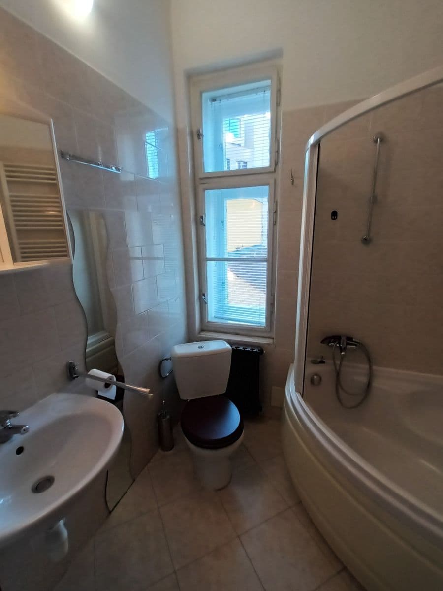 Pronájem bytu 2+1 55 m², Roháčova, Praha, Praha Pronájem bytu 2+1 55 m², Roháčova, Praha, Praha