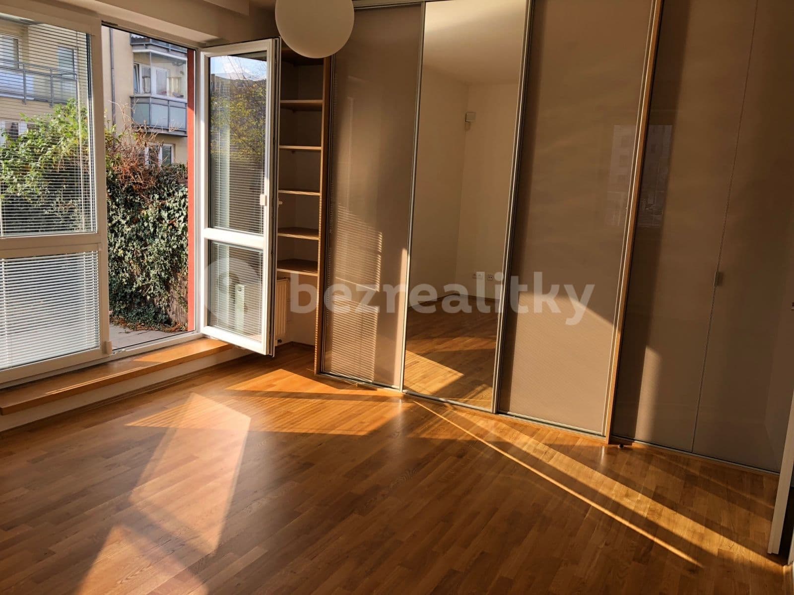 Pronájem bytu 3+kk 95 m², U Včely, Praha, Praha Pronájem bytu 3+kk 95 m², U Včely, Praha, Praha