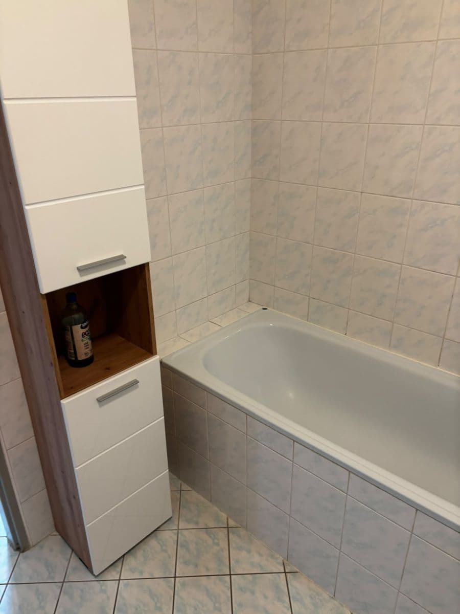 Pronájem bytu 3+kk 65 m², Višňová, Milovice, Středočeský kraj Pronájem bytu 3+kk 65 m², Višňová, Milovice, Středočeský kraj