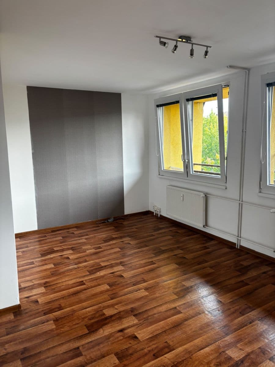 Pronájem bytu 3+kk 65 m², Višňová, Milovice, Středočeský kraj Pronájem bytu 3+kk 65 m², Višňová, Milovice, Středočeský kraj