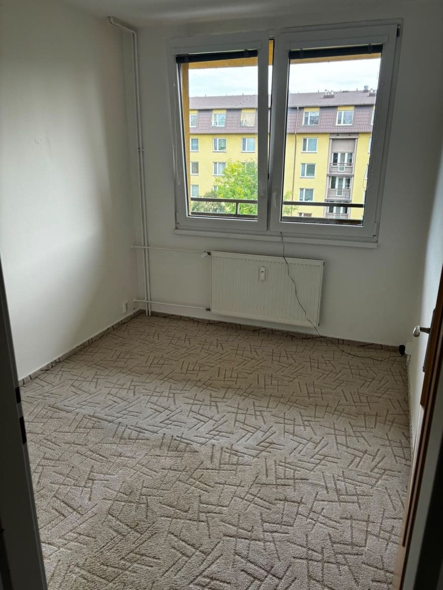 Pronájem bytu 3+kk 65 m², Višňová, Milovice, Středočeský kraj Pronájem bytu 3+kk 65 m², Višňová, Milovice, Středočeský kraj
