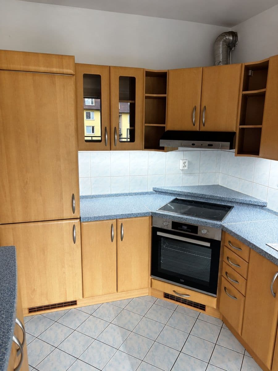 Pronájem bytu 3+kk 65 m², Višňová, Milovice, Středočeský kraj Pronájem bytu 3+kk 65 m², Višňová, Milovice, Středočeský kraj