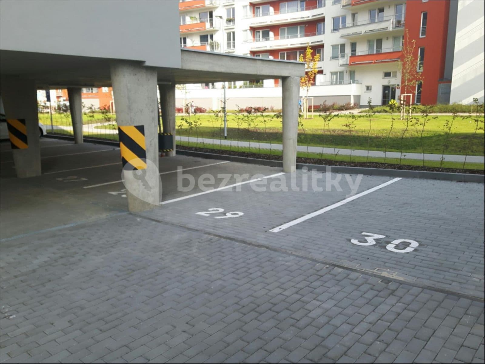 Pronájem garáže 15 m², Pavla Beneše, Praha, Praha Pronájem garáže 15 m², Pavla Beneše, Praha, Praha