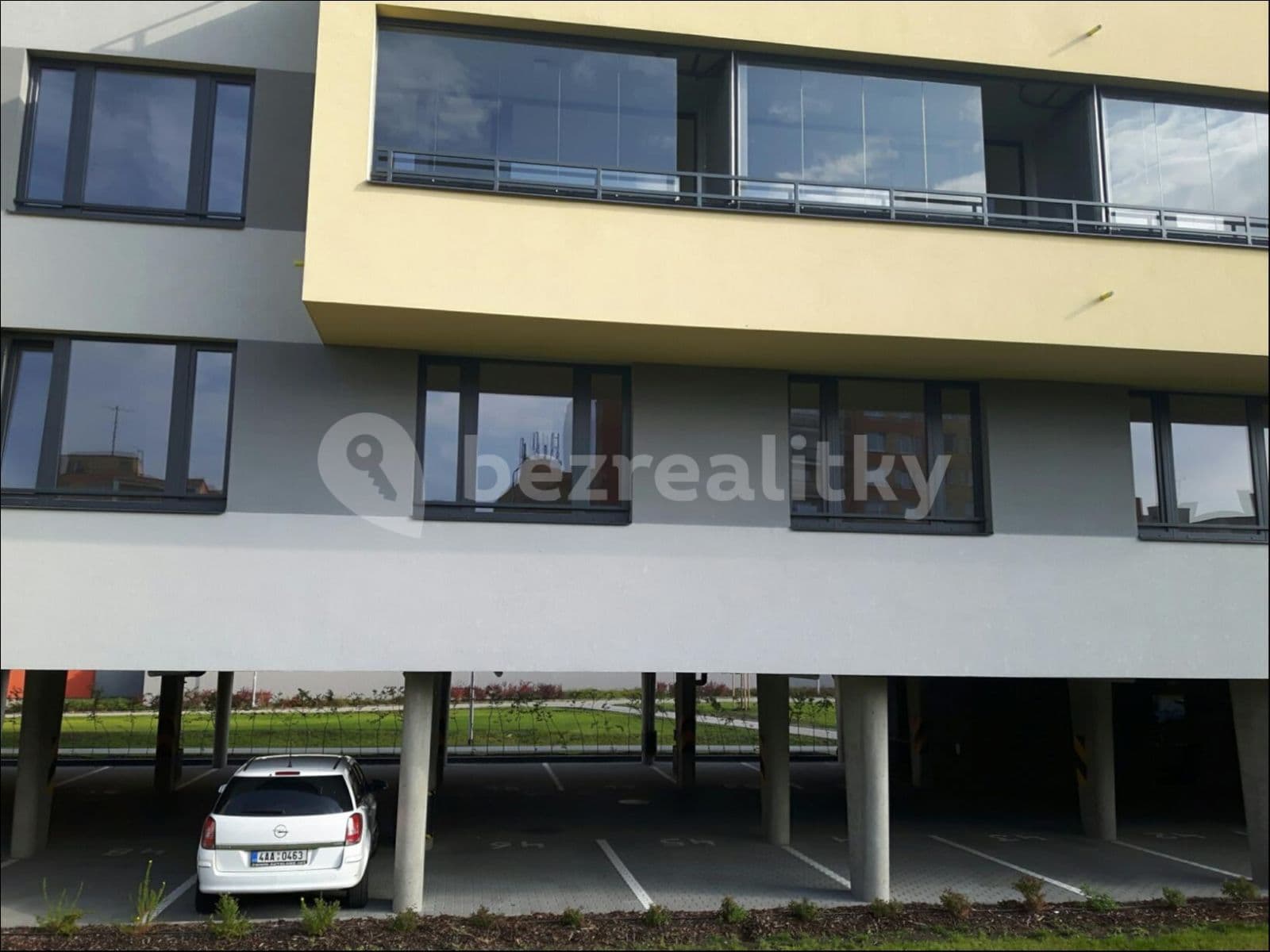 Pronájem garáže 15 m², Pavla Beneše, Praha, Praha Pronájem garáže 15 m², Pavla Beneše, Praha, Praha