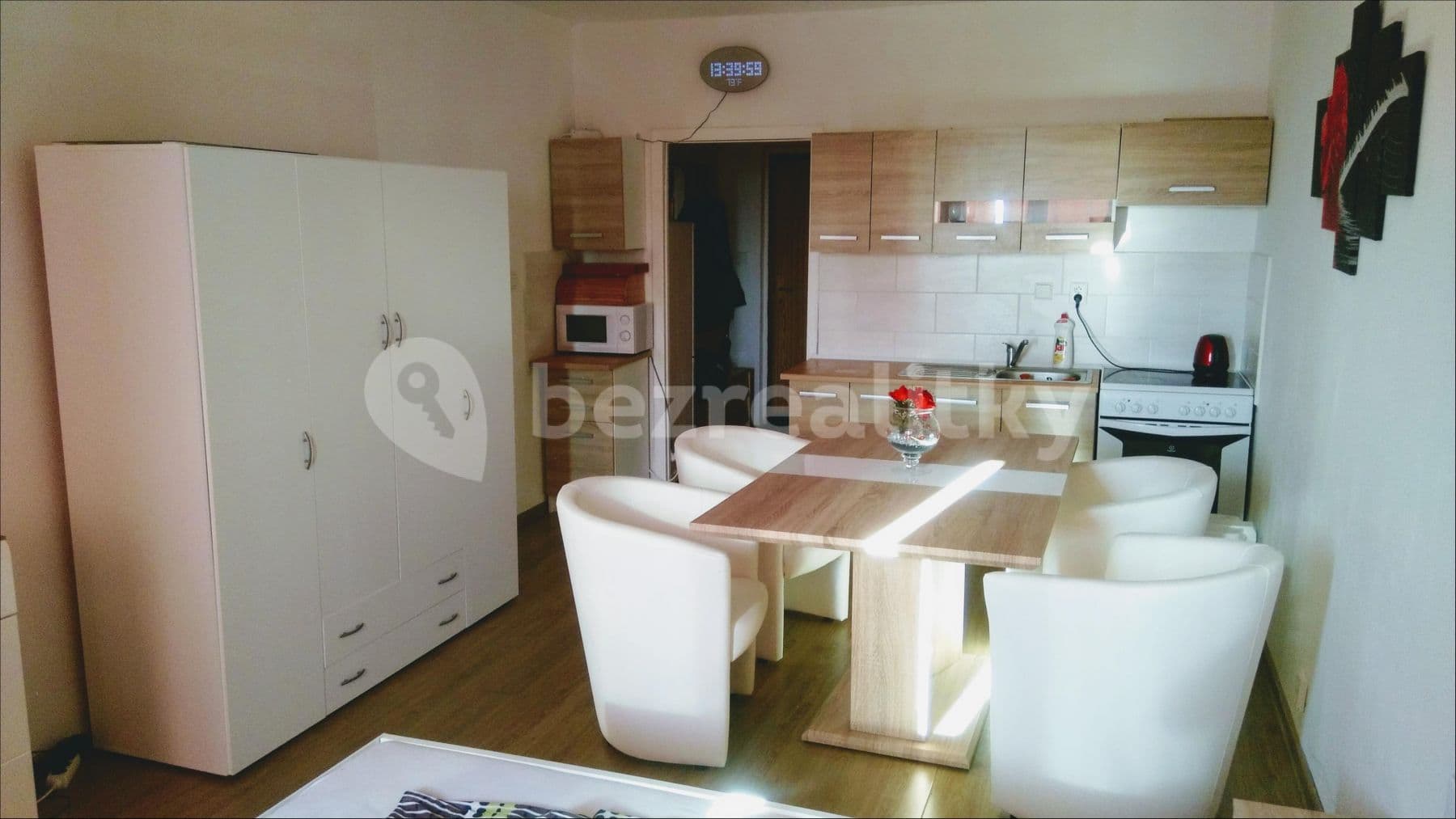 Pronájem bytu 1+kk 28 m², Gen. Píky, Ostrava, Moravskoslezský kraj Pronájem bytu 1+kk 28 m², Gen. Píky, Ostrava, Moravskoslezský kraj
