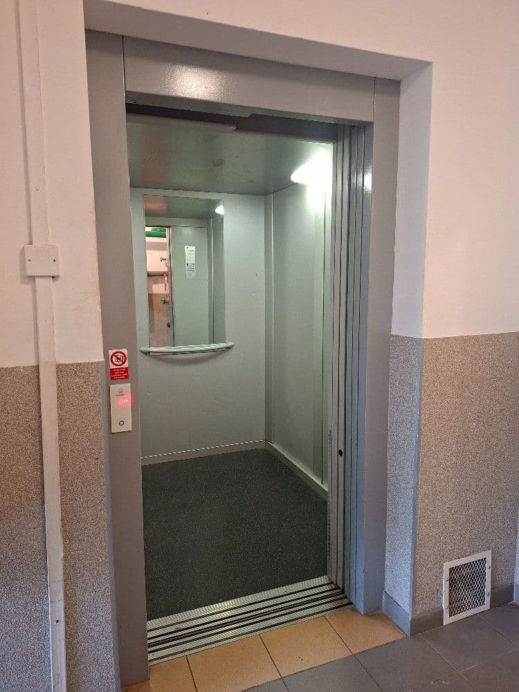 Pronájem bytu 2+kk 40 m², Krhanická, Praha, Praha Pronájem bytu 2+kk 40 m², Krhanická, Praha, Praha