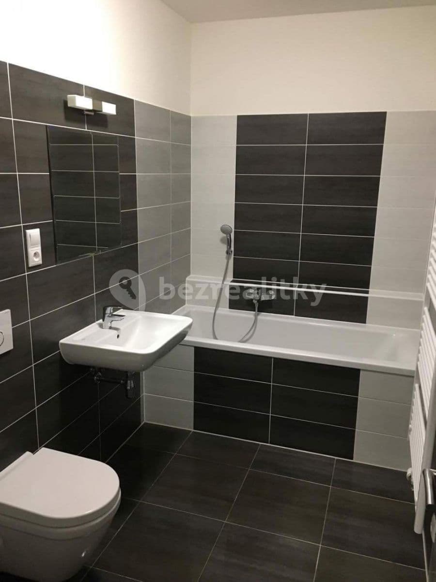 Pronájem bytu 2+kk 55 m², ulice Generála Selnera, Kladno, Středočeský kraj Pronájem bytu 2+kk 55 m², ulice Generála Selnera, Kladno, Středočeský kraj