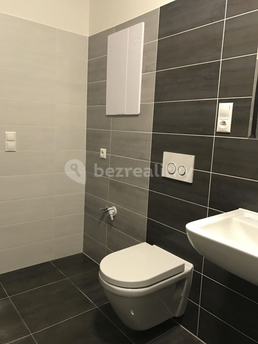 Pronájem bytu 2+kk 55 m², ulice Generála Selnera, Kladno, Středočeský kraj Pronájem bytu 2+kk 55 m², ulice Generála Selnera, Kladno, Středočeský kraj