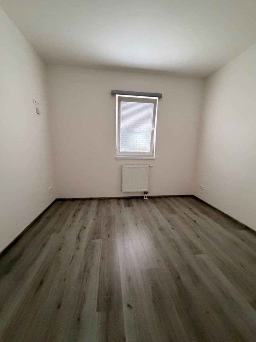 Pronájem bytu 2+kk 55 m², ulice Generála Selnera, Kladno, Středočeský kraj Pronájem bytu 2+kk 55 m², ulice Generála Selnera, Kladno, Středočeský kraj