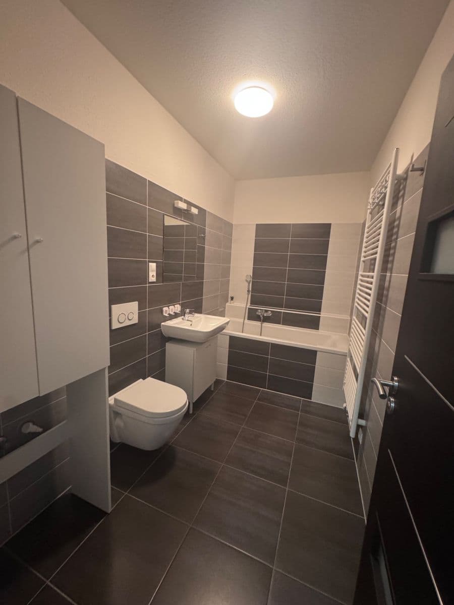 Pronájem bytu 2+kk 55 m², ulice Generála Selnera, Kladno, Středočeský kraj Pronájem bytu 2+kk 55 m², ulice Generála Selnera, Kladno, Středočeský kraj