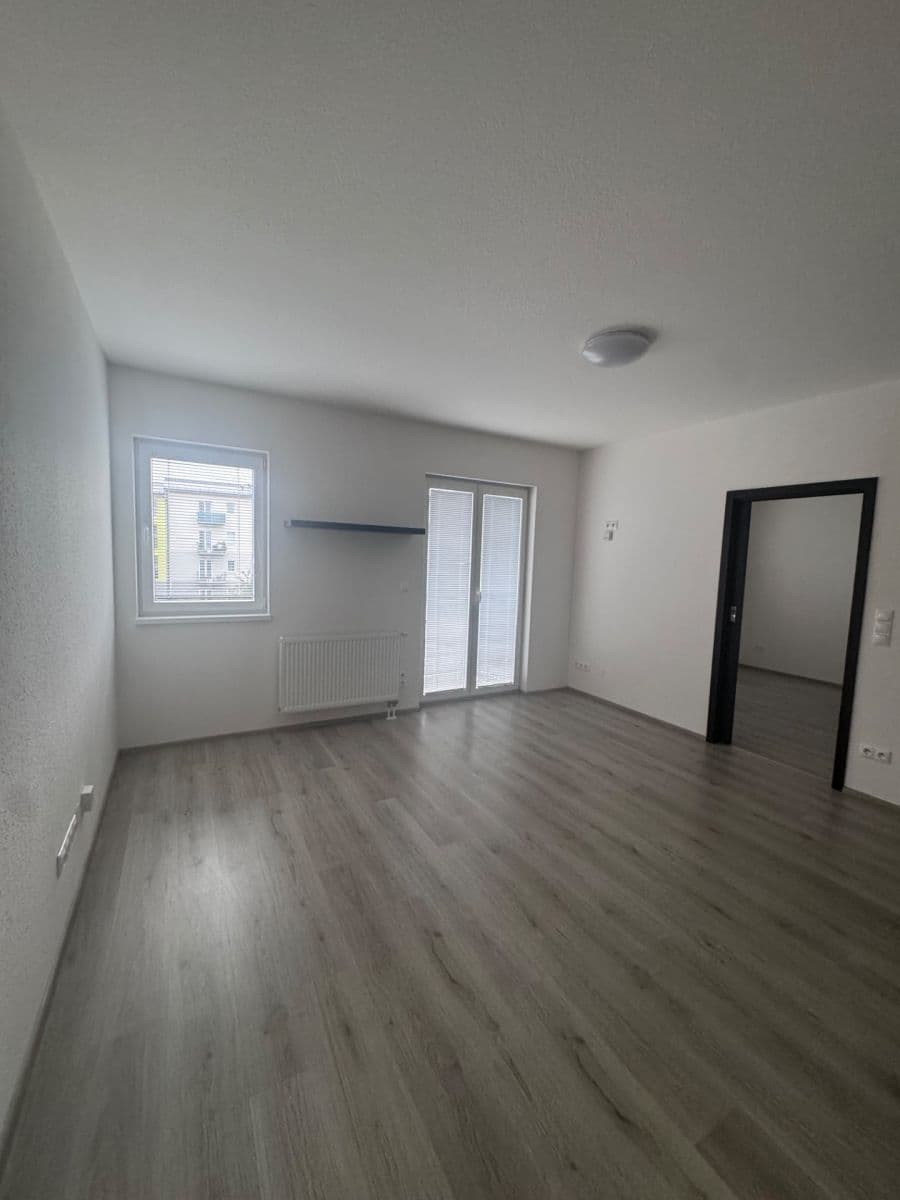 Pronájem bytu 2+kk 55 m², ulice Generála Selnera, Kladno, Středočeský kraj Pronájem bytu 2+kk 55 m², ulice Generála Selnera, Kladno, Středočeský kraj