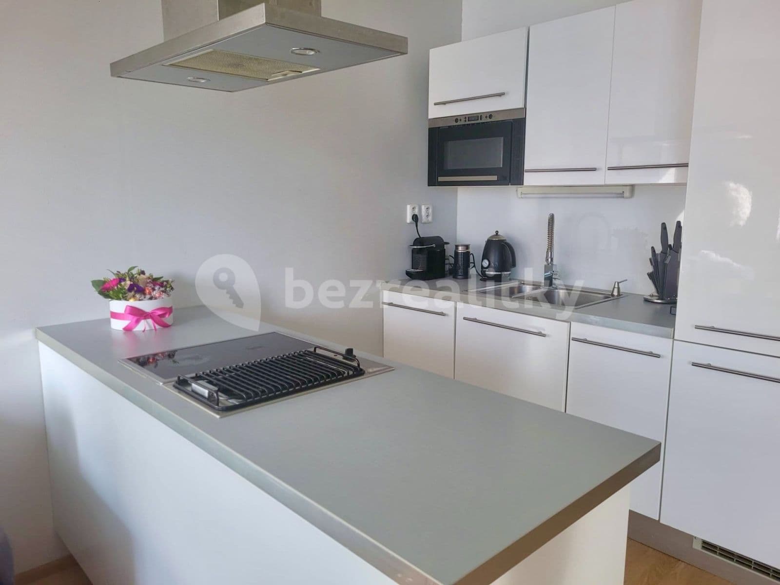 Pronájem bytu 2+kk 41 m², Mattioliho, Praha, Praha Pronájem bytu 2+kk 41 m², Mattioliho, Praha, Praha
