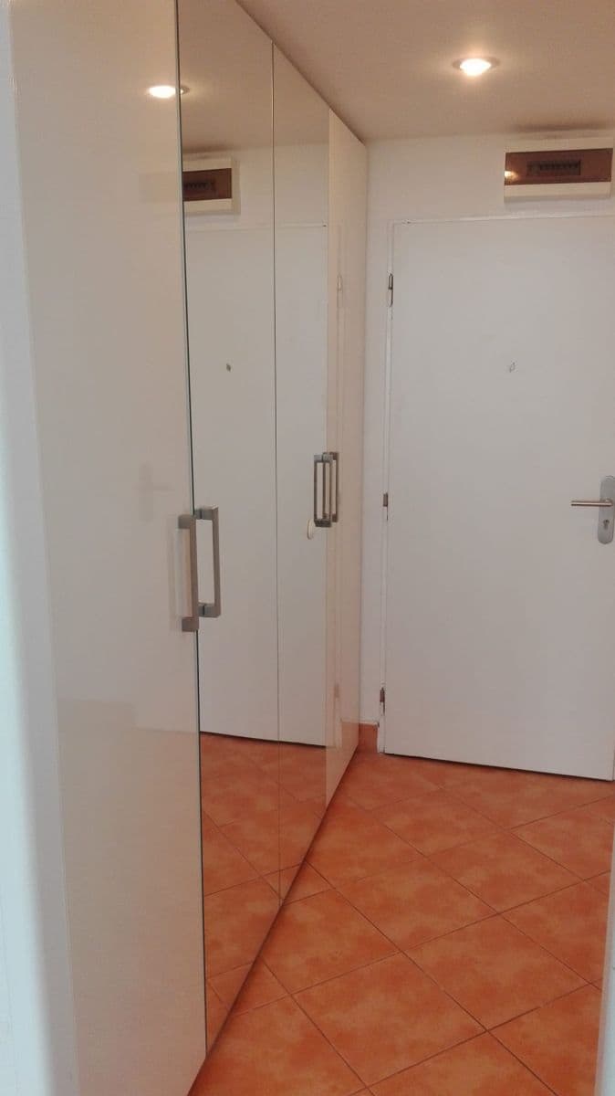 Pronájem bytu 1+kk 32 m², Bulharská, Praha, Praha Pronájem bytu 1+kk 32 m², Bulharská, Praha, Praha