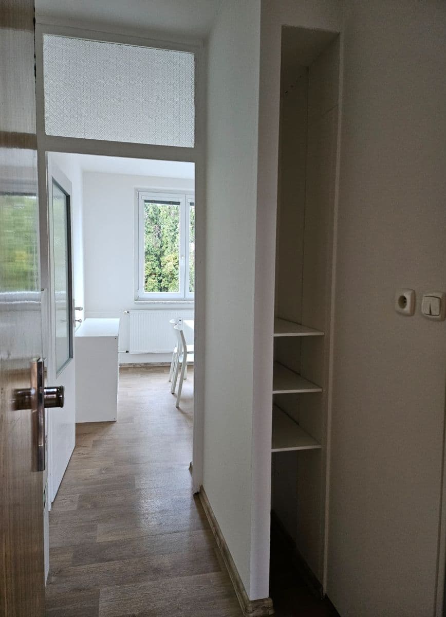 Pronájem bytu 1+1 40 m², Tasovská, Praha, Praha Pronájem bytu 1+1 40 m², Tasovská, Praha, Praha