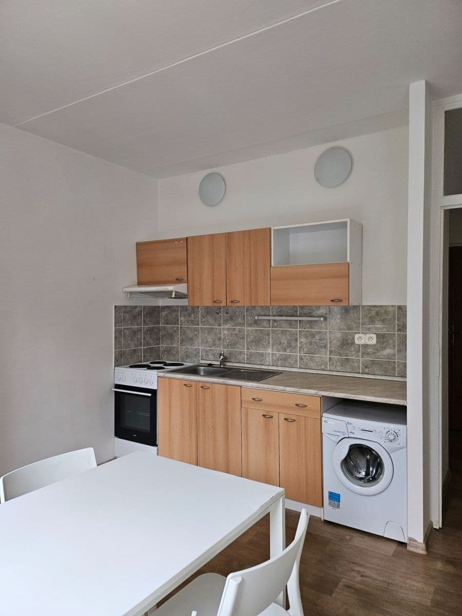 Pronájem bytu 1+1 40 m², Tasovská, Praha, Praha Pronájem bytu 1+1 40 m², Tasovská, Praha, Praha