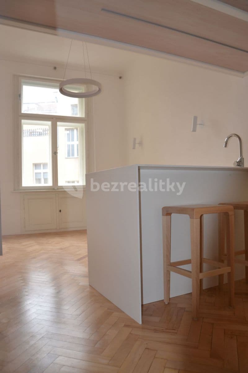 Pronájem bytu 1+kk 18 m², U Obecního dvora, Praha, Praha Pronájem bytu 1+kk 18 m², U Obecního dvora, Praha, Praha