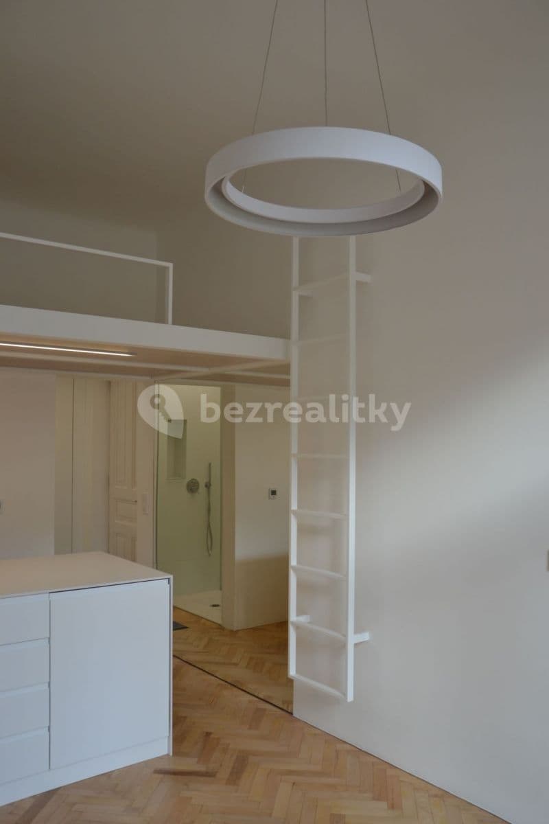 Pronájem bytu 1+kk 18 m², U Obecního dvora, Praha, Praha Pronájem bytu 1+kk 18 m², U Obecního dvora, Praha, Praha